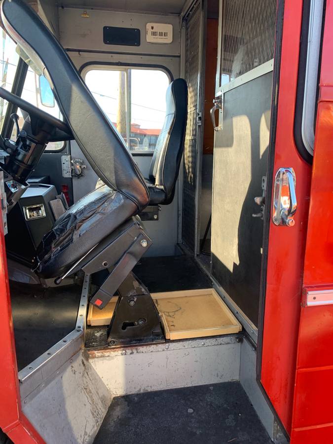 Chevrolet-p30-dually-1991-red-4