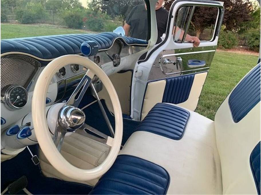 Chevrolet-pickup-1956-11