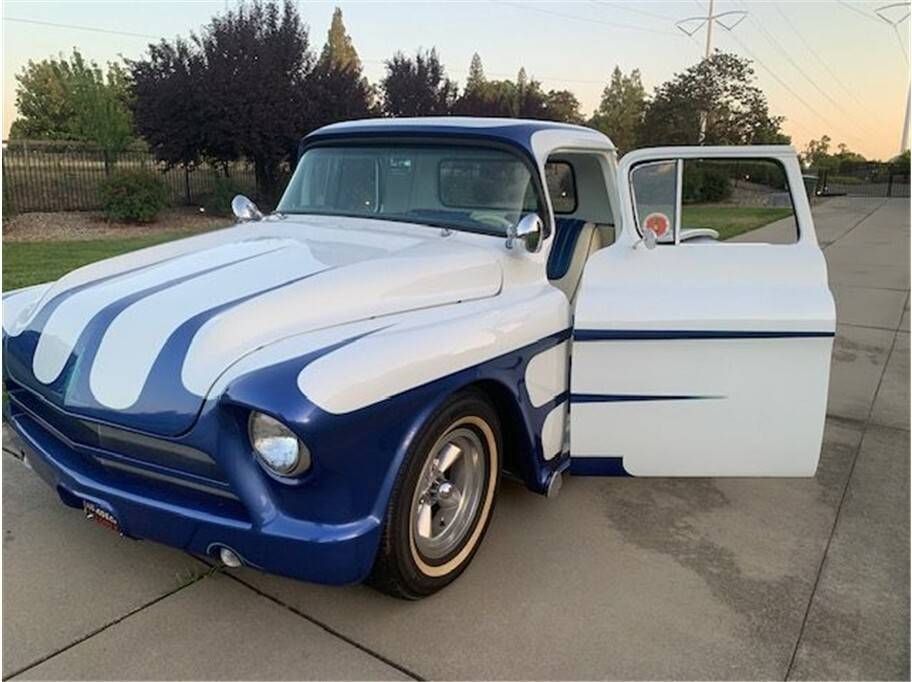 Chevrolet-pickup-1956-17