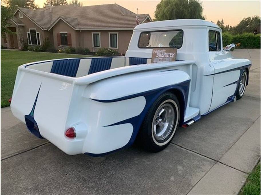 Chevrolet-pickup-1956-2