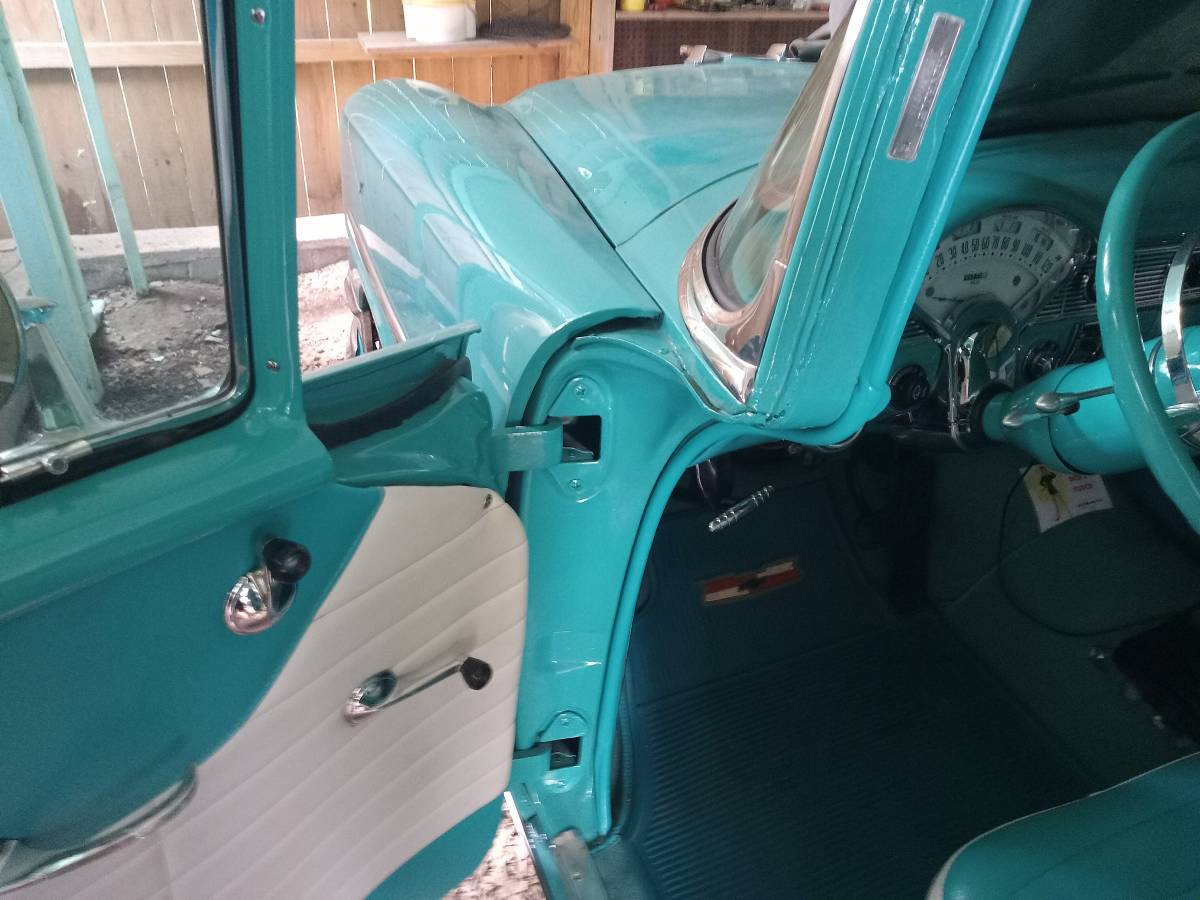 Chevrolet-post-2-door-coupe-1956-custom-11