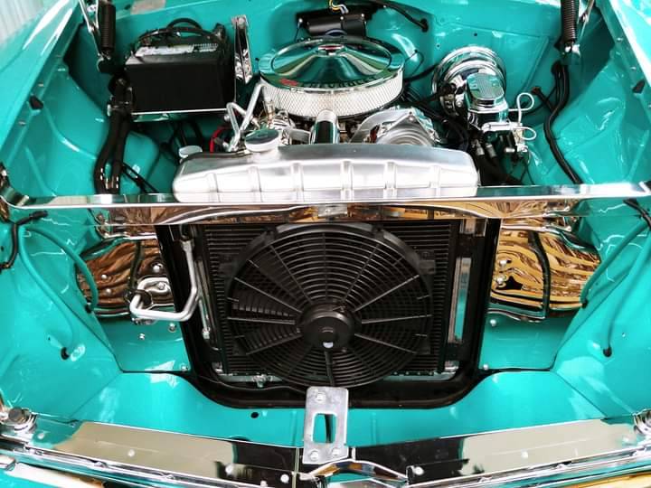 Chevrolet-post-2-door-coupe-1956-custom-12