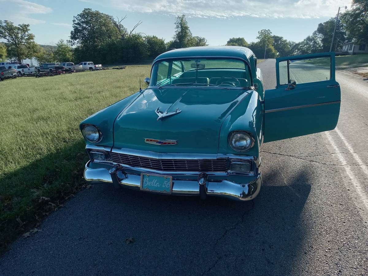Chevrolet-post-2-door-coupe-1956-custom-16