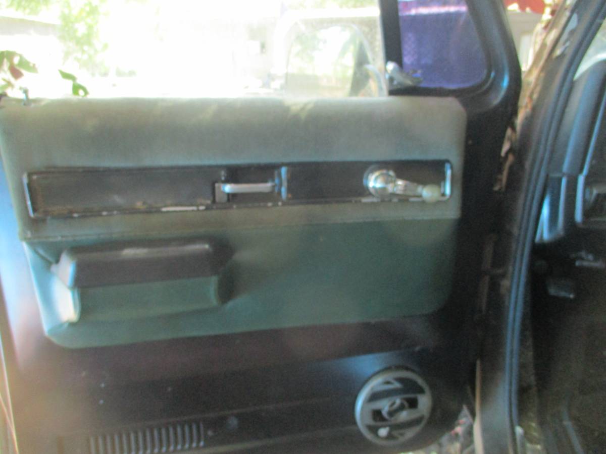 Chevrolet-pu-1973-grey-17