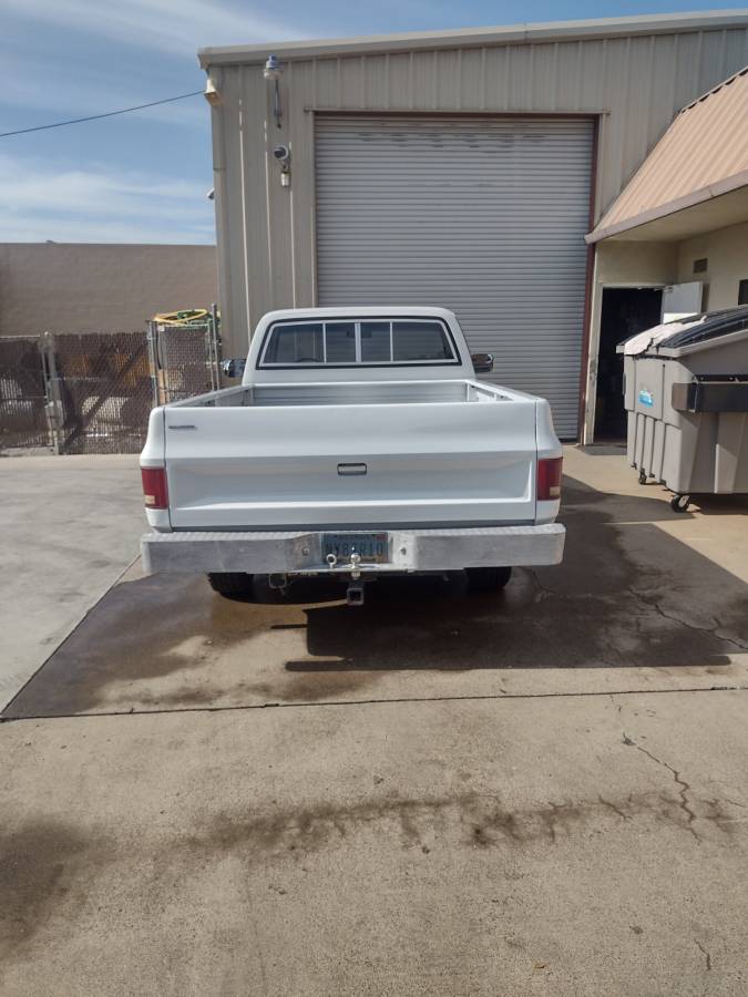 Chevrolet-r10-custom-deluxe-1987-white-3