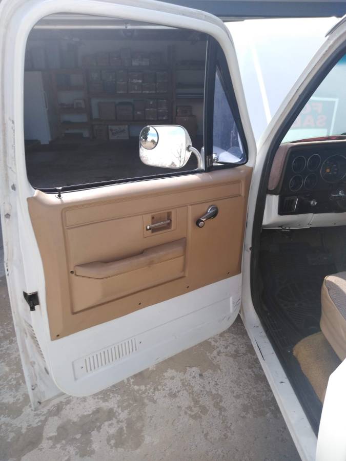Chevrolet-r10-custom-deluxe-1987-white-8