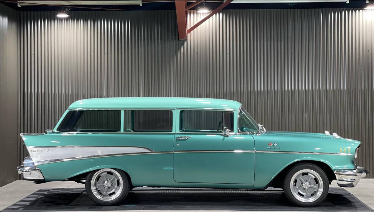 Chevrolet-restomod-1957-green-1