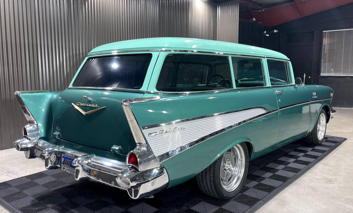 Chevrolet-restomod-1957-green-2