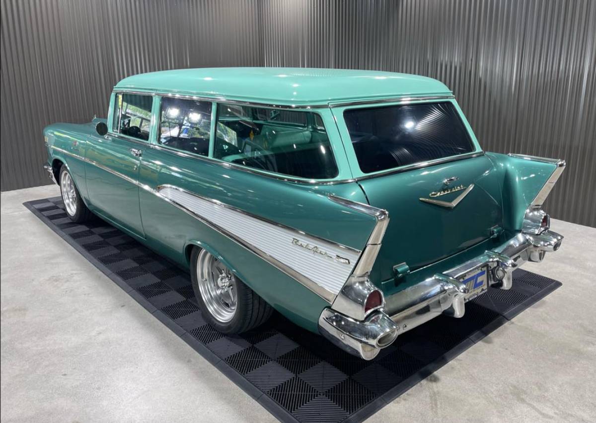 Chevrolet-restomod-1957-green-3