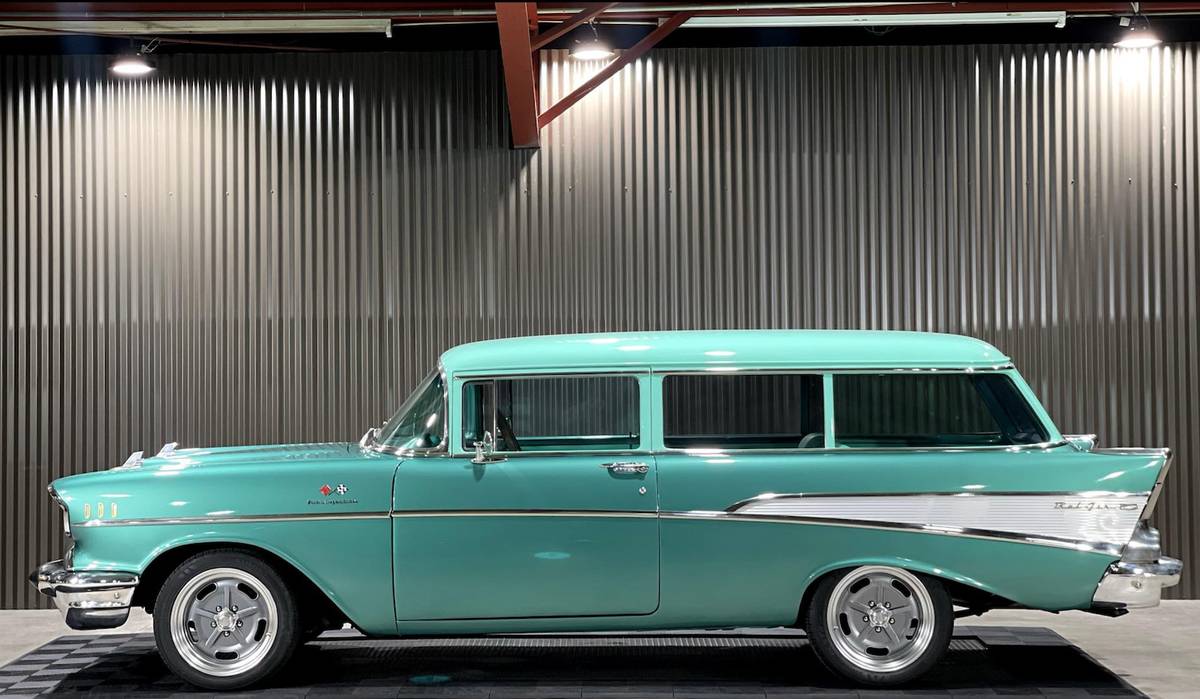 Chevrolet-restomod-1957-green