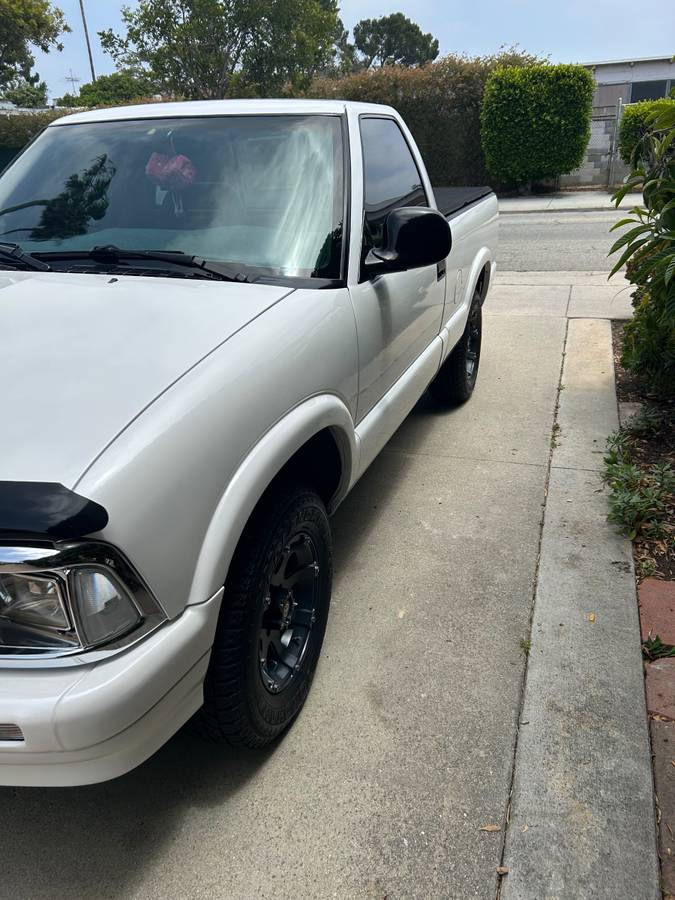 Chevrolet-s-10-pick-up-1994-white-1