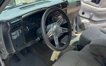 Chevrolet-s-10-pick-up-1994-white-8
