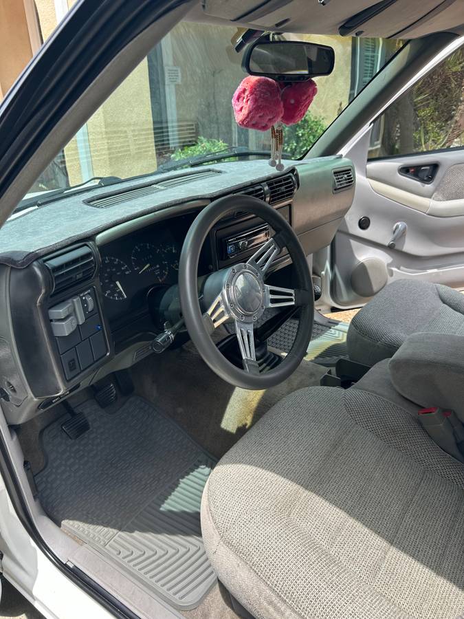 Chevrolet-s-10-pick-up-1994-white-8