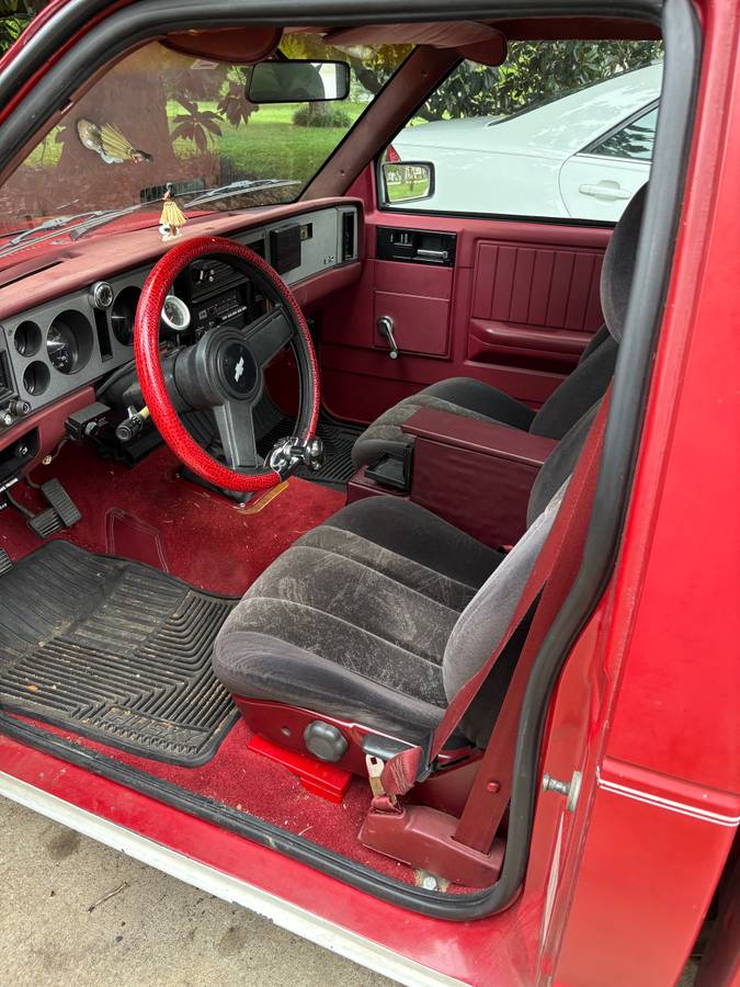 Chevrolet-s-10-pickup-12-ton-1982-red-2