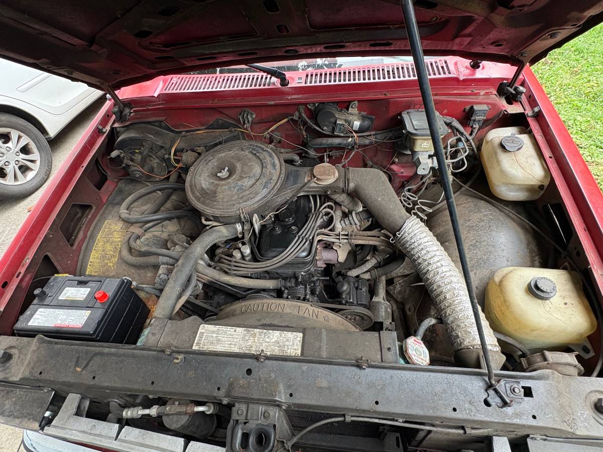 Chevrolet-s-10-pickup-12-ton-1982-red-7