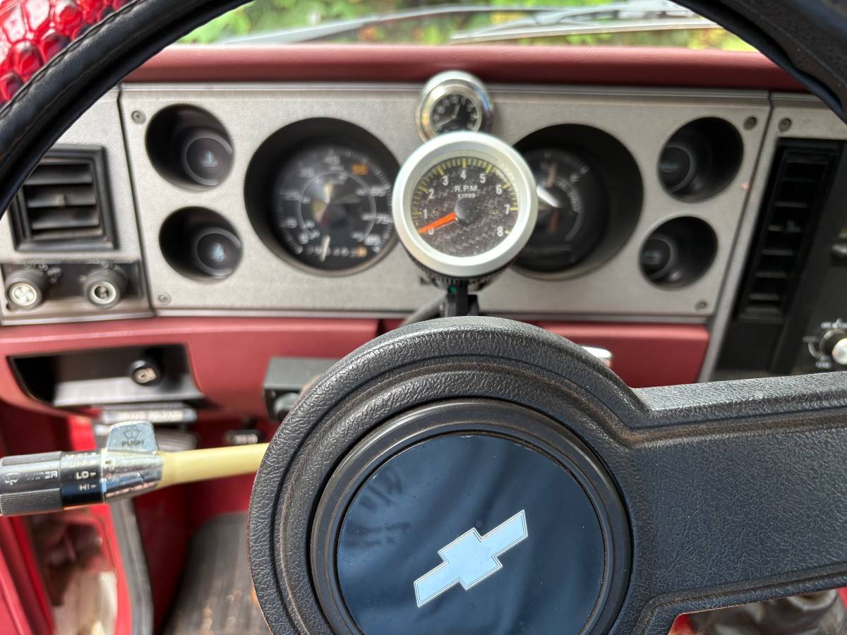 Chevrolet-s-10-pickup-12-ton-1982-red-9