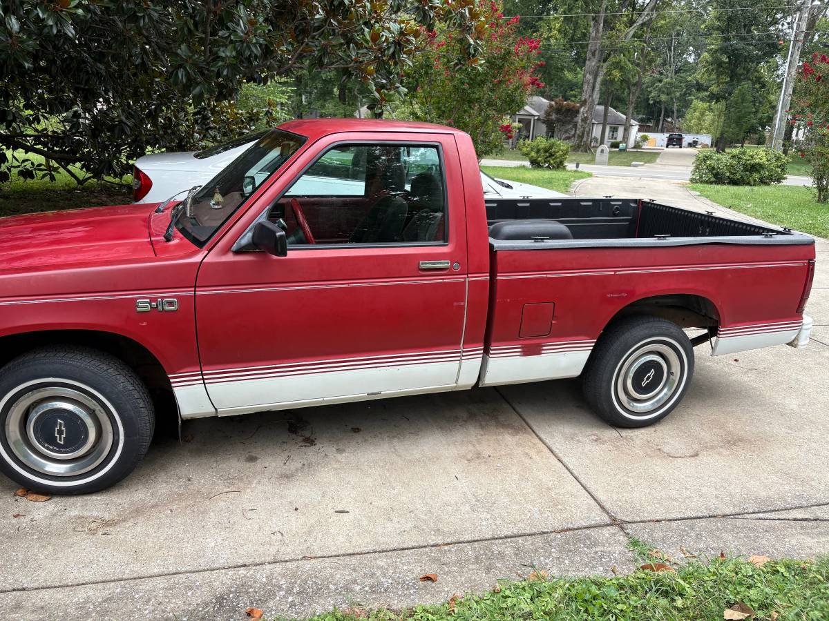 Chevrolet-s-10-pickup-12-ton-1982-red