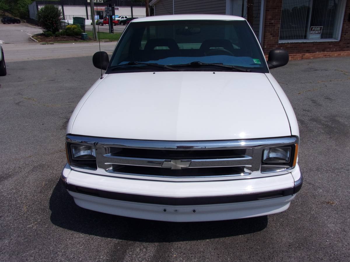 Chevrolet-s-10-pickup-12-ton-1994-white-7