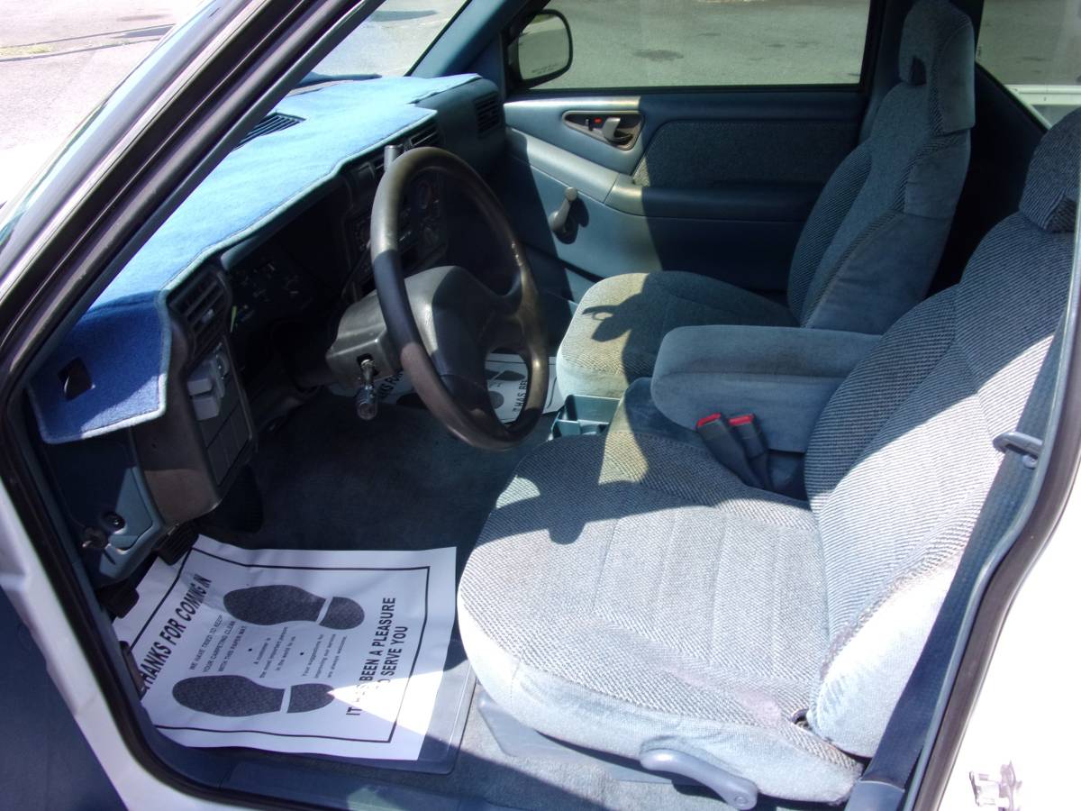 Chevrolet-s-10-pickup-12-ton-1994-white-9