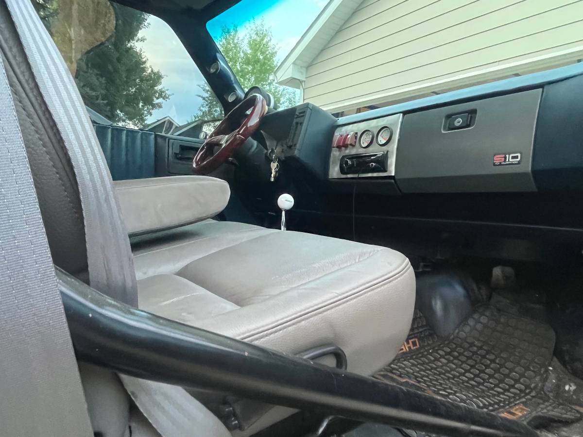 Chevrolet-s-10-pickup-12-ton-nominal-1988-custom-11