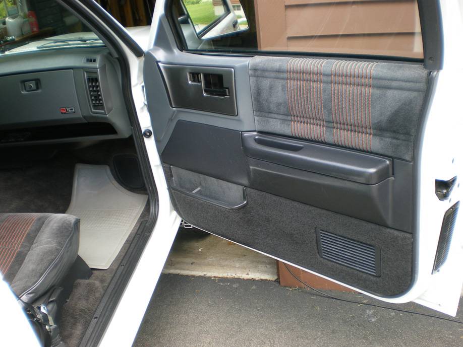 Chevrolet-s-10-pickup-12-ton-nominal-1991-white-12