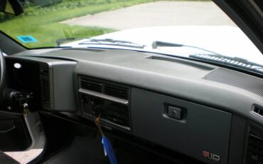 Chevrolet-s-10-pickup-12-ton-nominal-1991-white-14