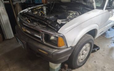 Chevrolet-s-10-pickup-12-ton-nominal-1994-white-1