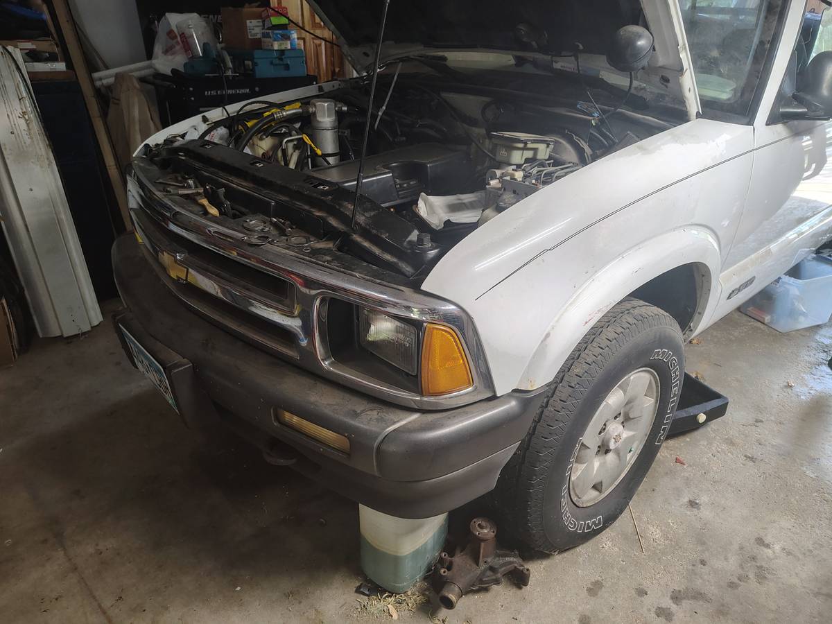 Chevrolet-s-10-pickup-12-ton-nominal-1994-white-1