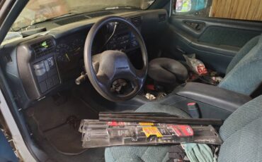 Chevrolet-s-10-pickup-12-ton-nominal-1994-white-7