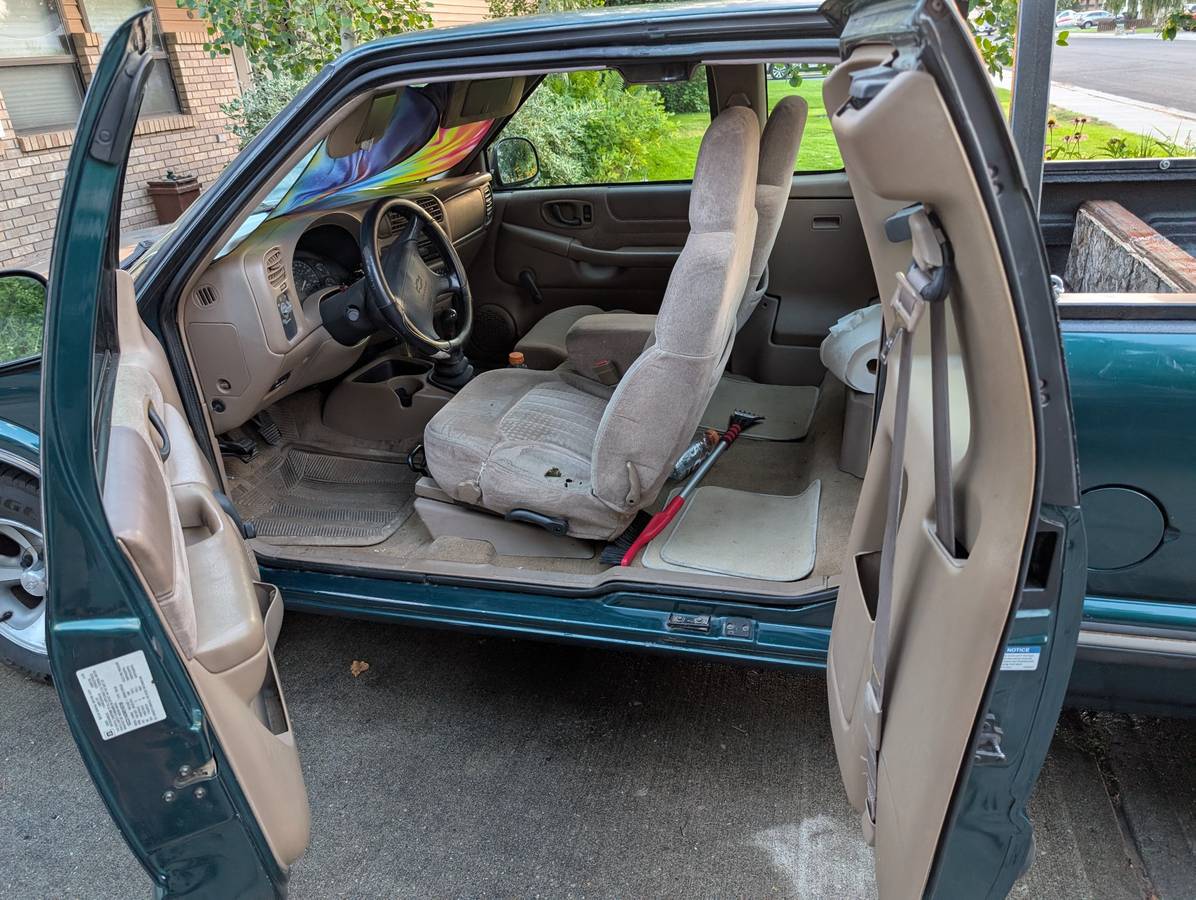 Chevrolet-s10-1988-green-1