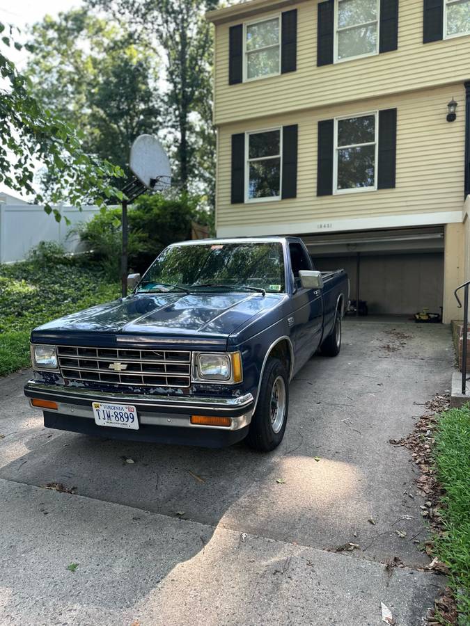 Chevrolet-s10-pickup-1985-blue-1