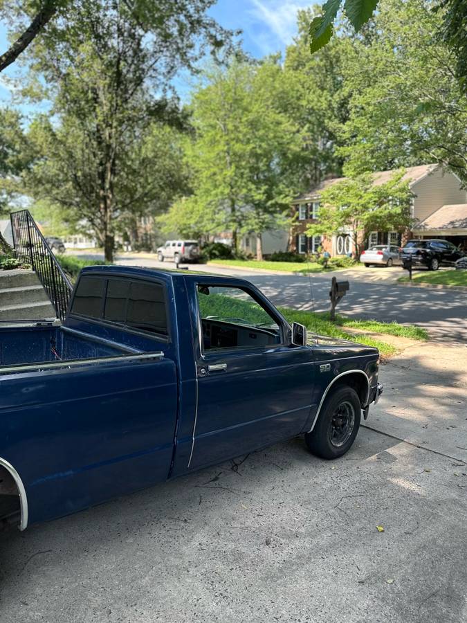 Chevrolet-s10-pickup-1985-blue-3