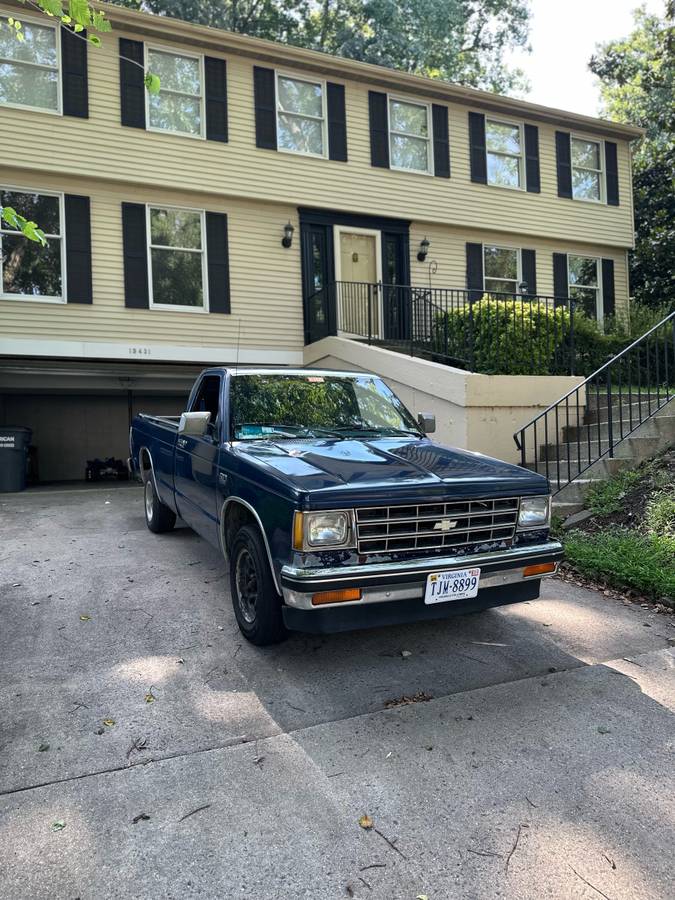 Chevrolet-s10-pickup-1985-blue