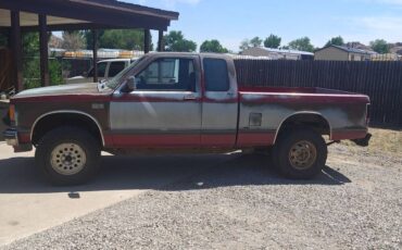 Chevrolet-s10-pickup-1986-red