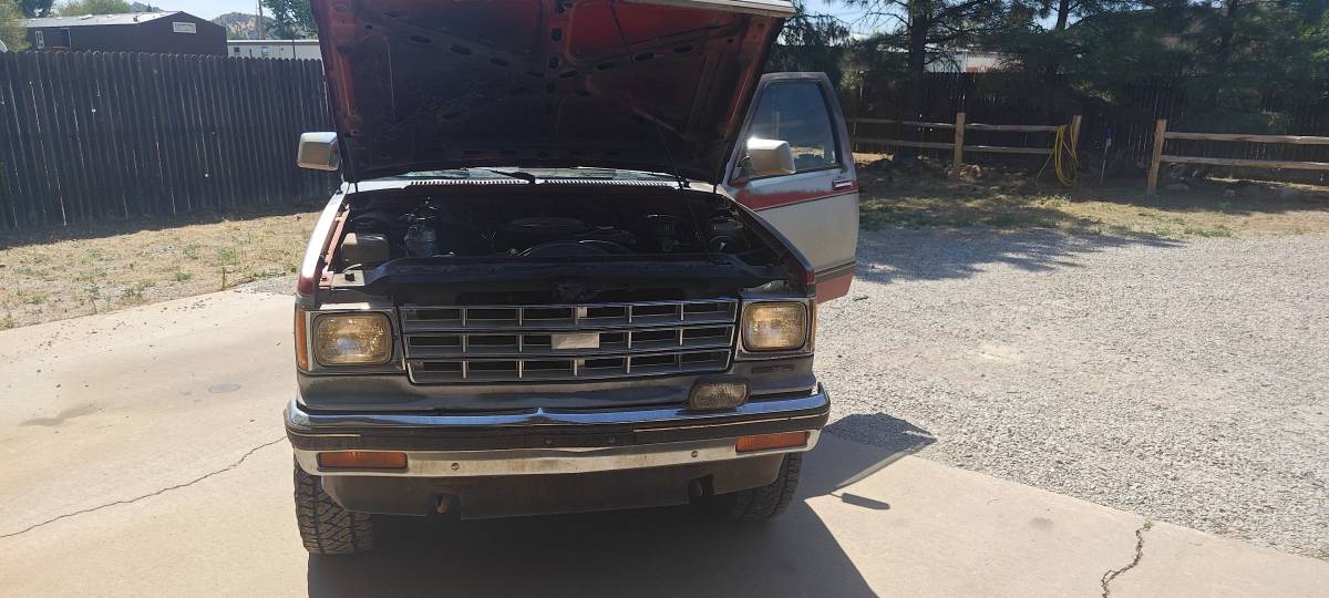 Chevrolet-s10-pickup-1986-red-7