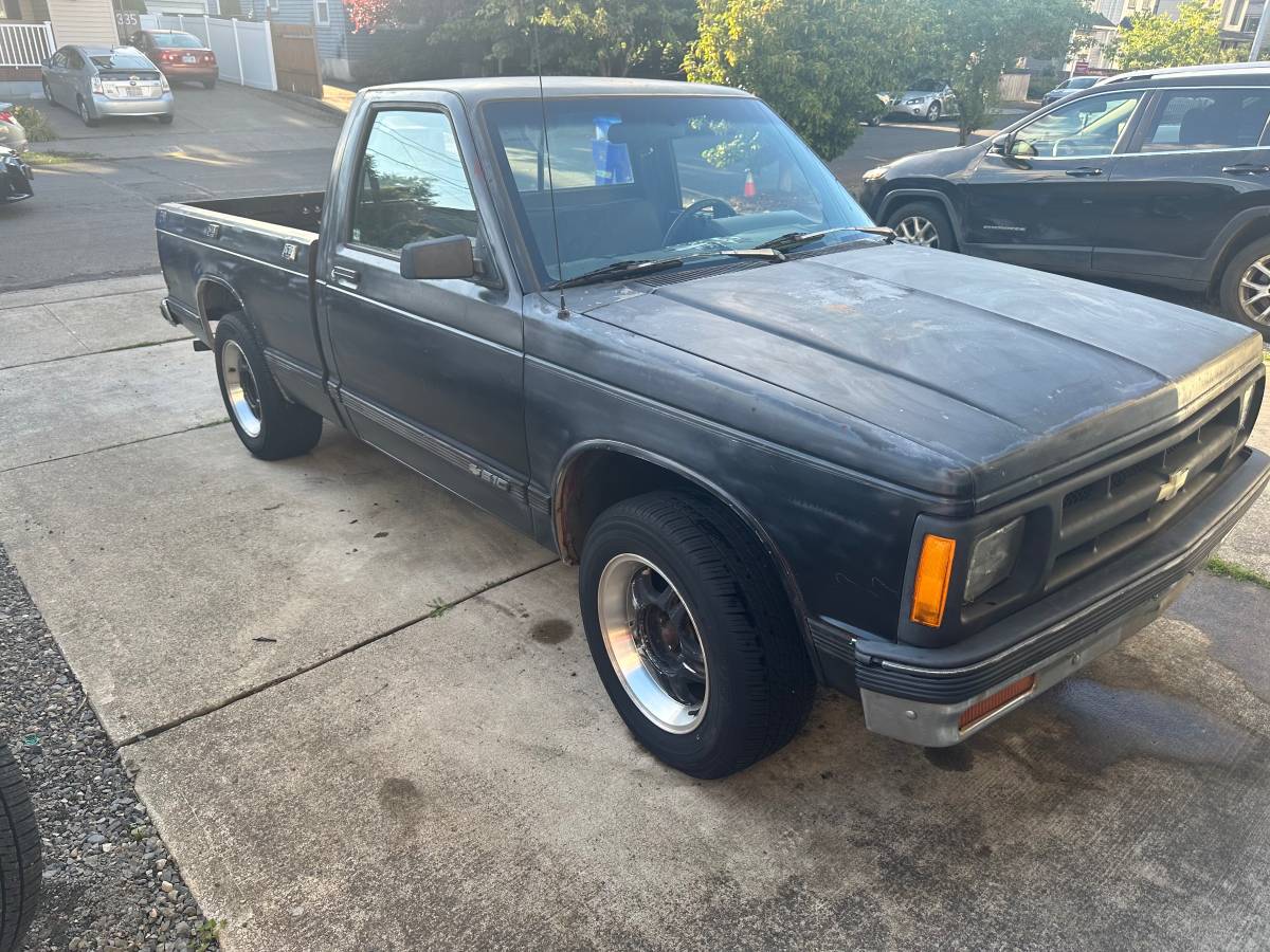 Chevrolet-s10-pickup-1991-black-10