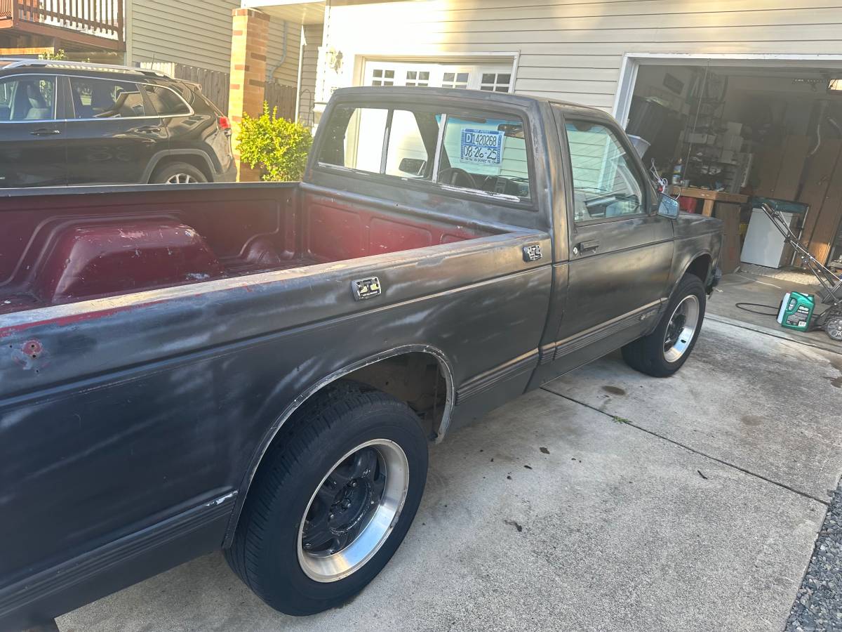 Chevrolet-s10-pickup-1991-black-9