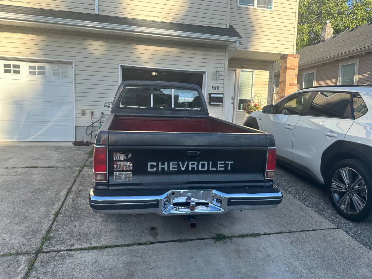 Chevrolet-s10-pickup-1991-black