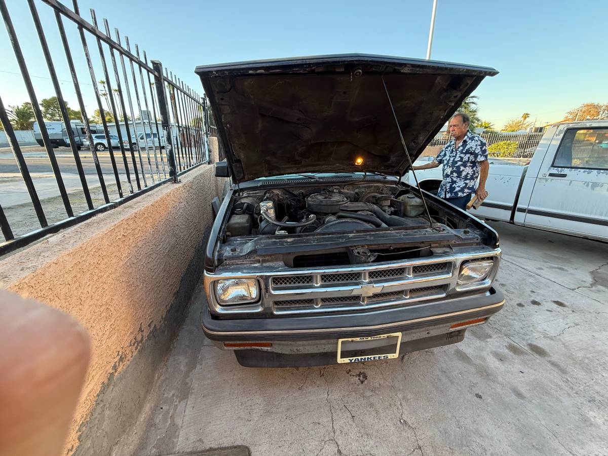 Chevrolet-s10-pickup-1993-black-3