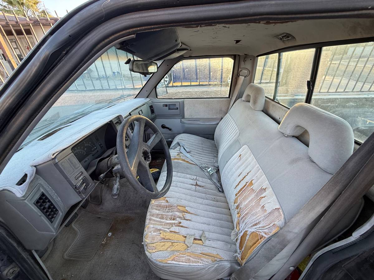 Chevrolet-s10-pickup-1993-black-9