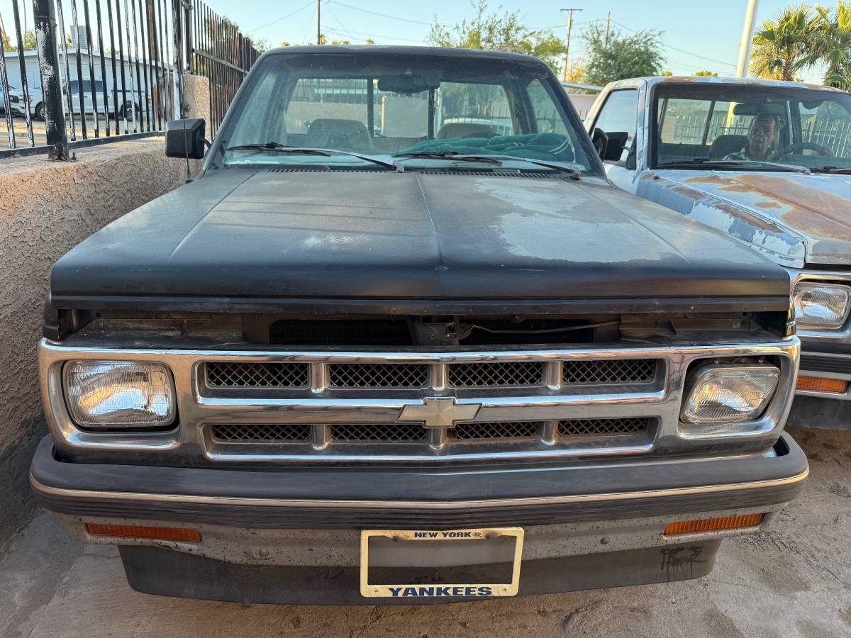 Chevrolet-s10-pickup-1993-black