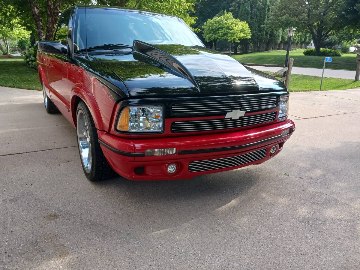 Chevrolet-s10-super-sport-pickup-1994-custom-1