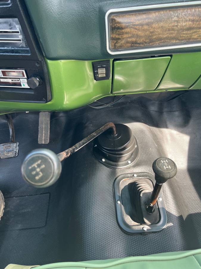 Chevrolet-scottdale-10-4x4-1975-green-10