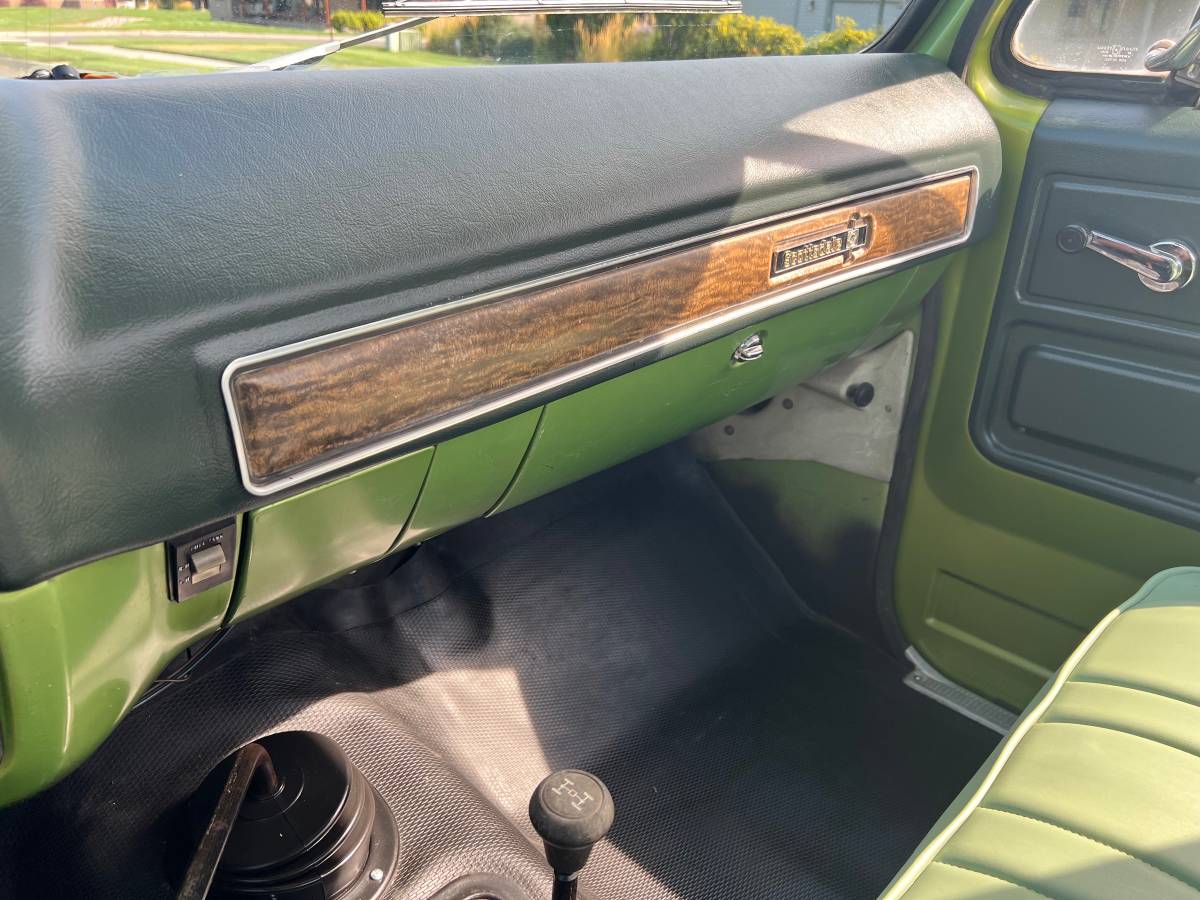 Chevrolet-scottdale-10-4x4-1975-green-14