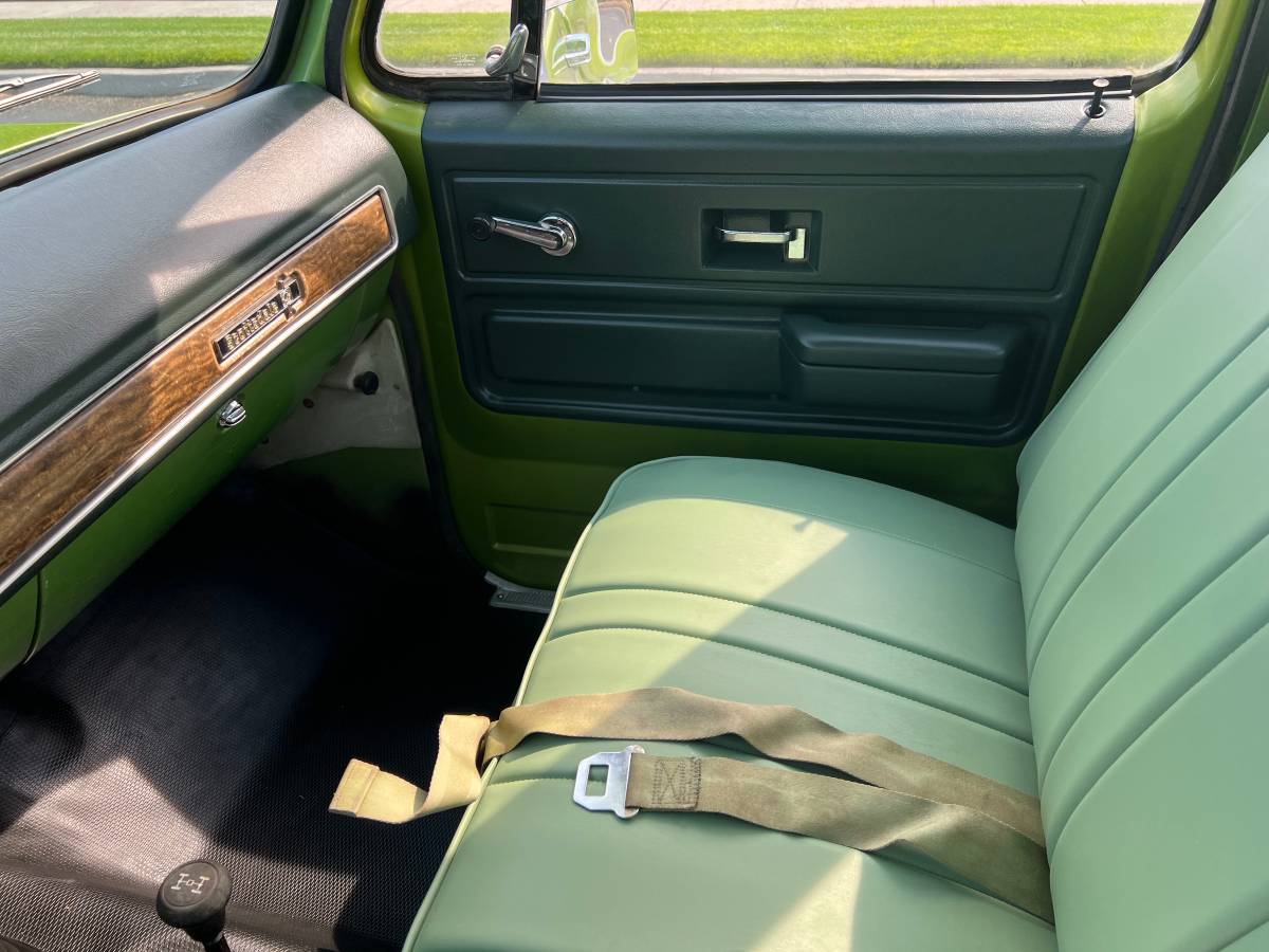 Chevrolet-scottdale-10-4x4-1975-green-8
