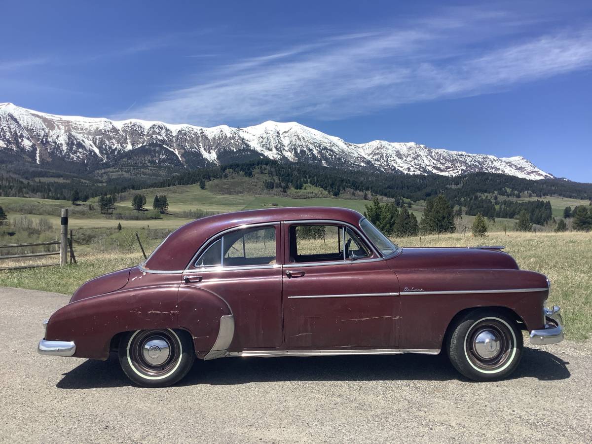 Chevrolet-sedan-dulxe-1949-red