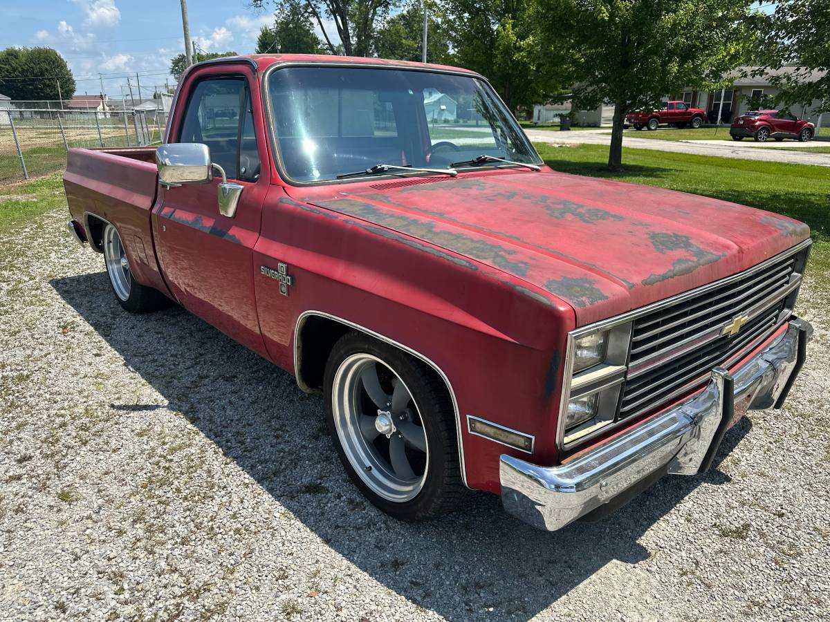Chevrolet-silverado-1500-1983-red-1
