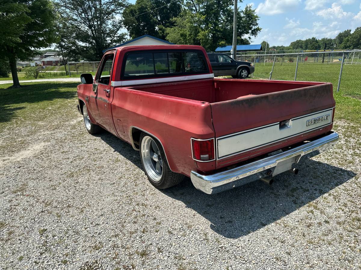 Chevrolet-silverado-1500-1983-red-8