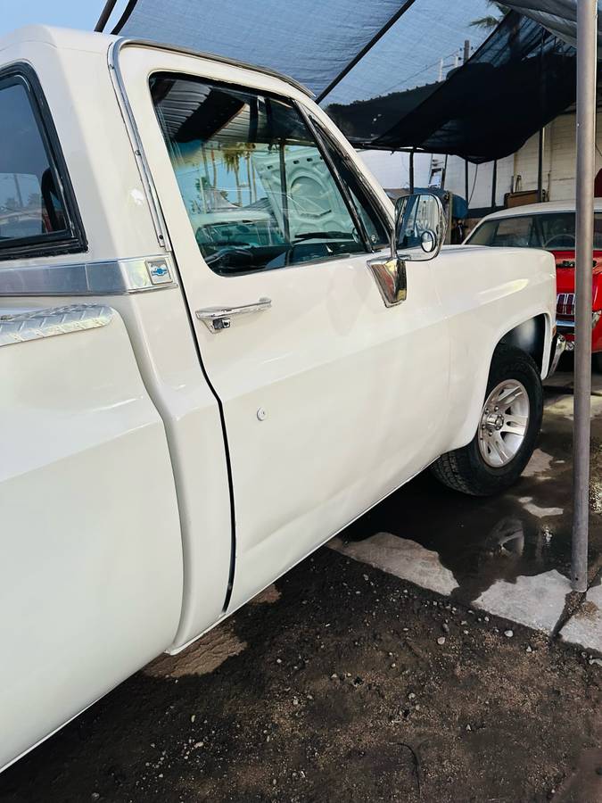 Chevrolet-silverado-1500-1983-white-3