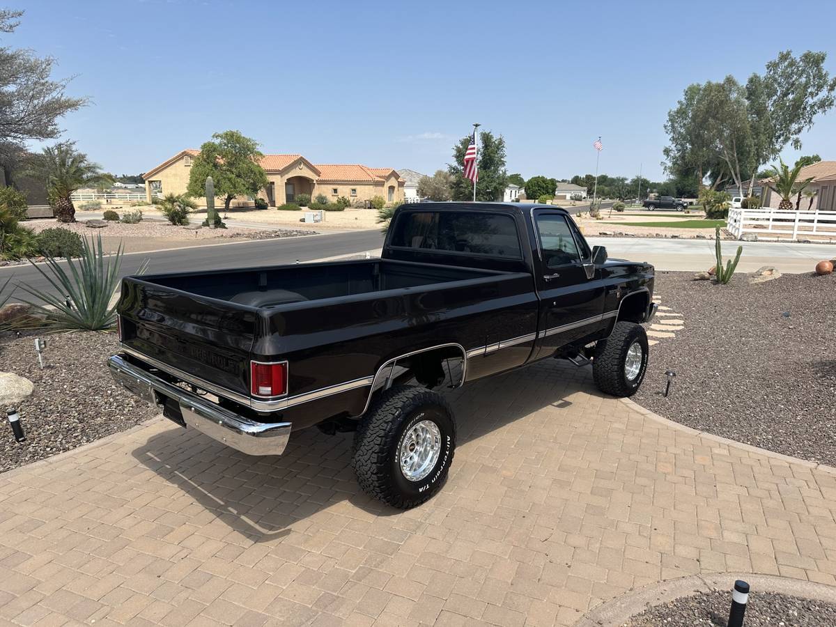 Chevrolet-silverado-1500-1984-1